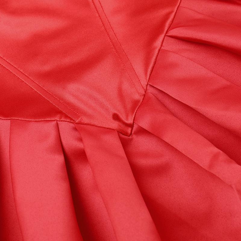 Mini-robe tube unie à dos nu et froncée avec fermeture éclair 