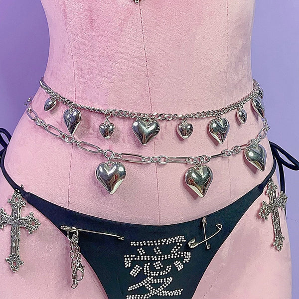Chaîne de taille en métal avec décor de cœur argenté