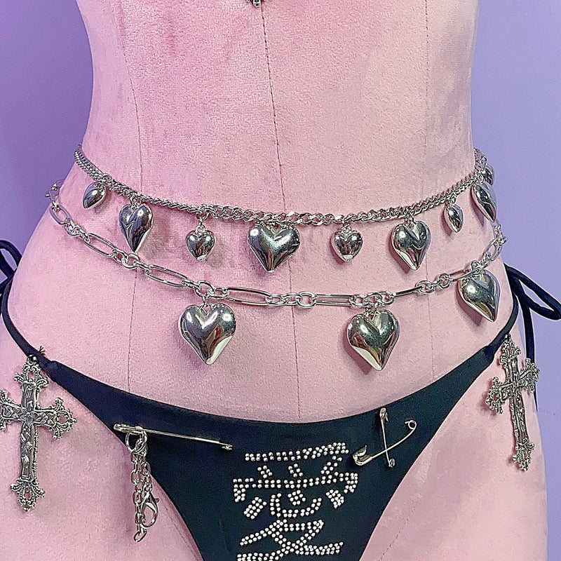 Chaîne de taille en métal avec décor de cœur argenté