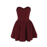 Mini-robe à volants froncés et décolleté en cœur avec corset froncé 