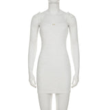 Vestido mini de tirantes finos con cuello en U, apliques florales y encaje 