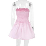 Mini-robe tube unie en satin froncé à smocks 