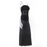 Robe midi à bretelles fines en maille fendue et froncée 