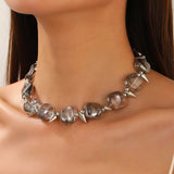 Collier ras du cou avec pendentif en croix et rivet
