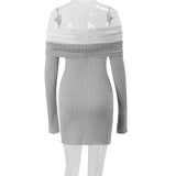 Mini-robe texturée froncée à manches longues et épaules dénudées 