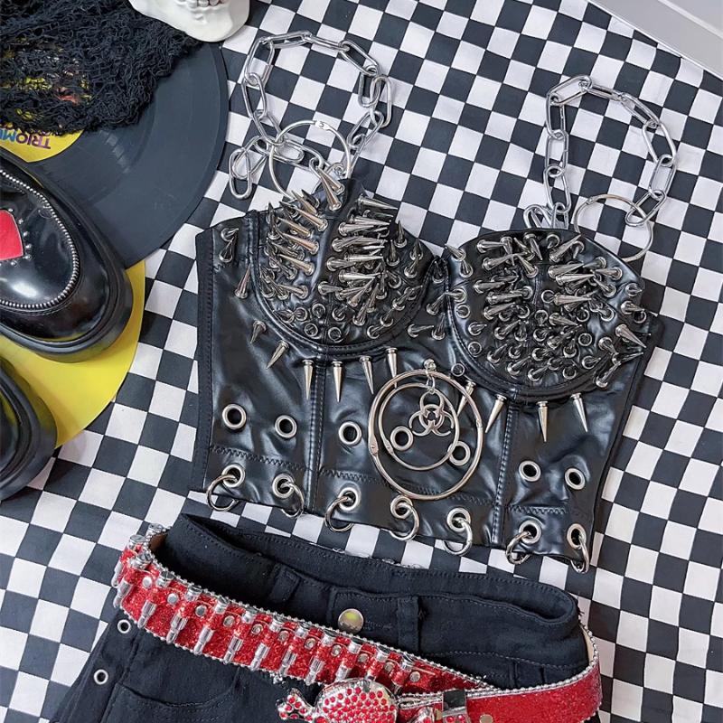 Anneau en O creux en métal chaîne rivet applique dessus en cuir PU 