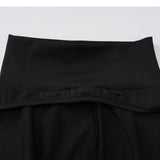 Mini-robe froncée à col haut et manches longues 