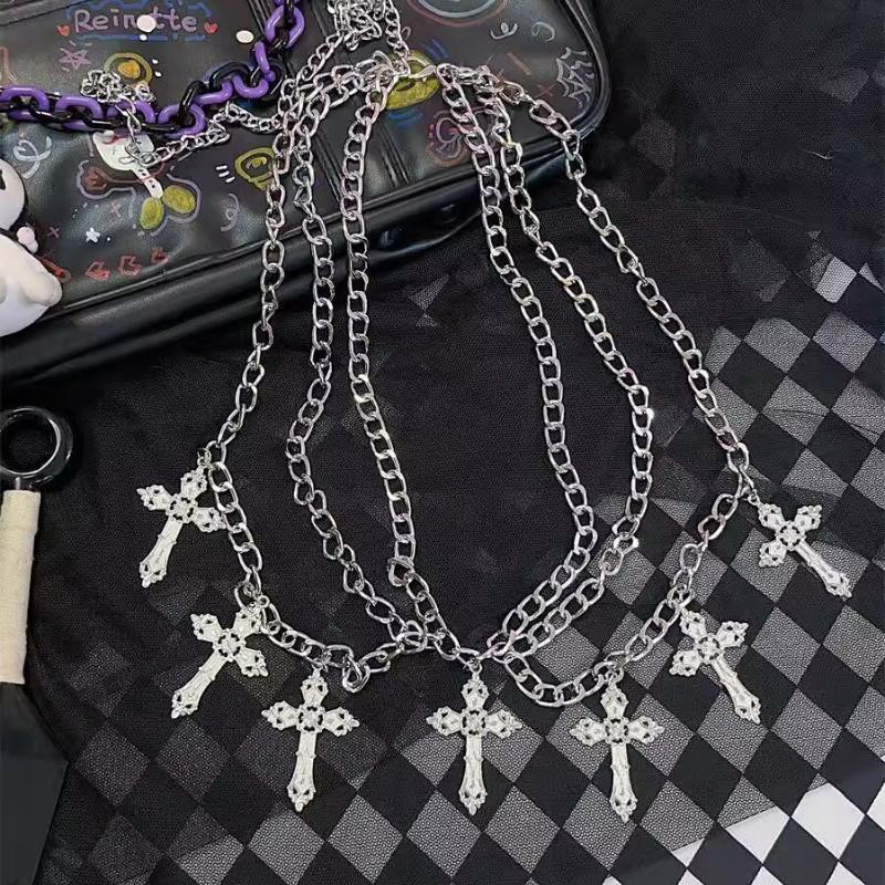 Chaîne de taille en métal avec décoration en croix
