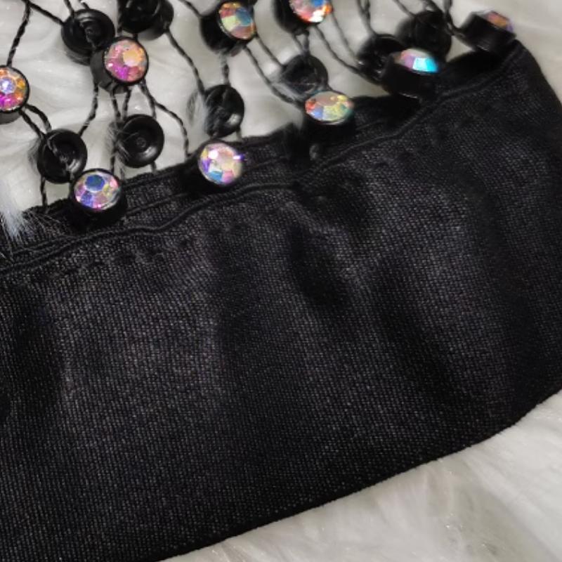 Haut à col ras du cou, boutonné et transparent avec perles 