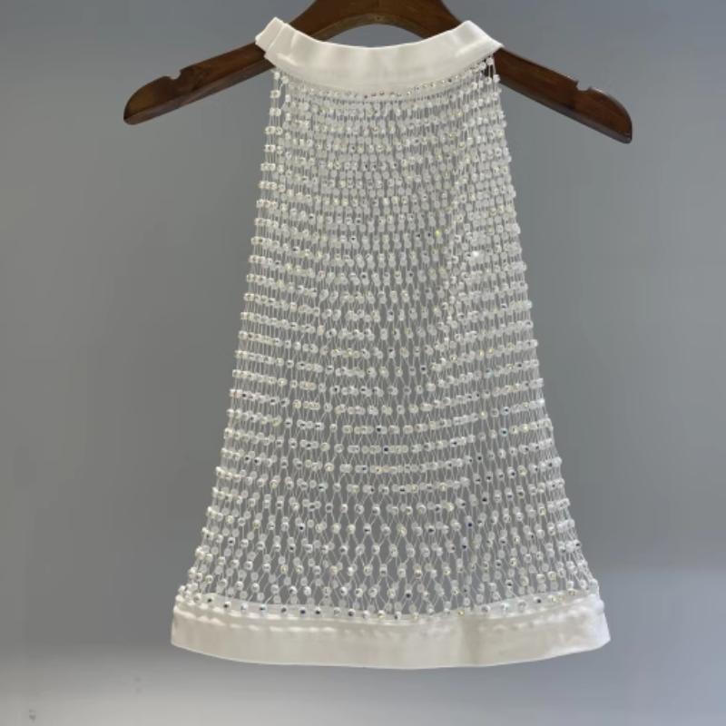 Haut à col ras du cou, boutonné et transparent avec perles 
