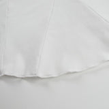 Vestido mini con volantes fruncidos y manga larga con hombros descubiertos 