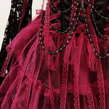 Mini-robe froncée à volants et manches longues avec appliques de fleurs 