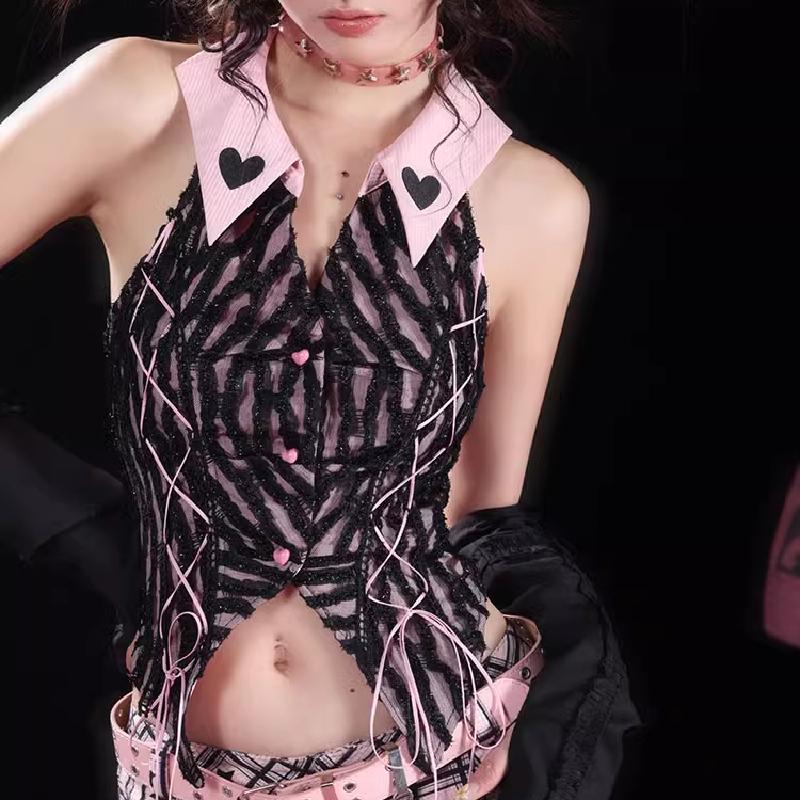 Haut licou à col retourné avec applique en forme de cœur 