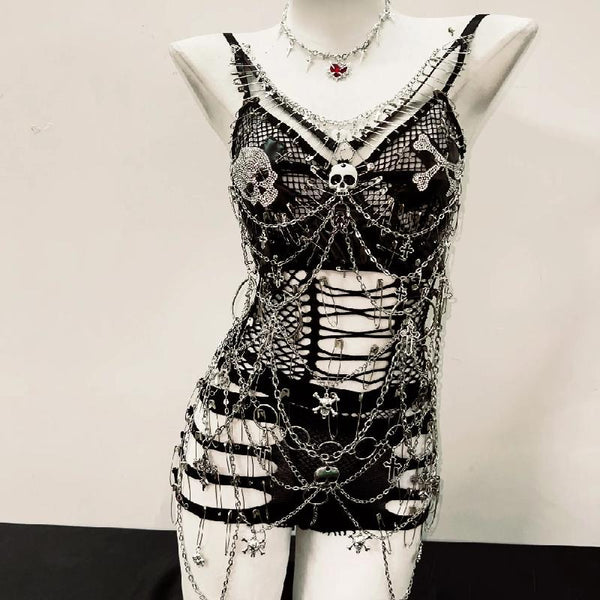 Hollow out v neck metal chain o ring skull applique top