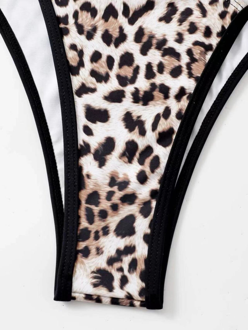 Maillot de bain bikini rembourré dos nu contrasté à imprimé léopard 