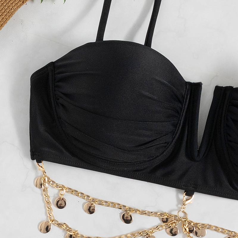 Maillot de bain bikini rembourré froncé avec chaîne en métal 