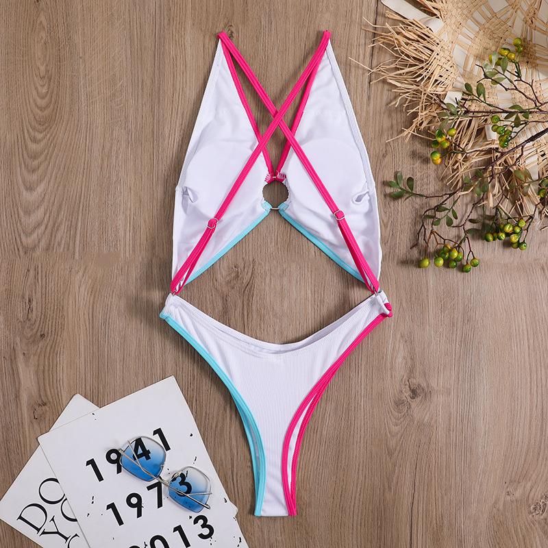 Maillot de bain une pièce dos nu croisé avec anneau contrasté 