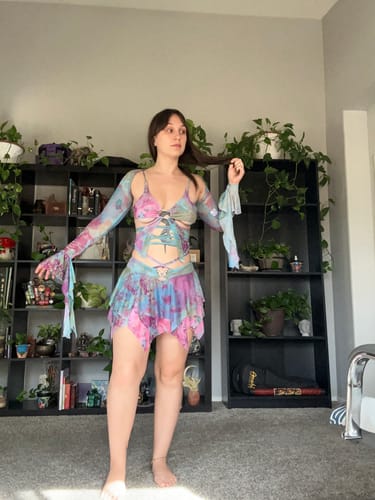 Halibuy Fashion review - Flared Sleeve Tie Dye O Ring Self Tie Halter Low Cut Mini Skirt Set