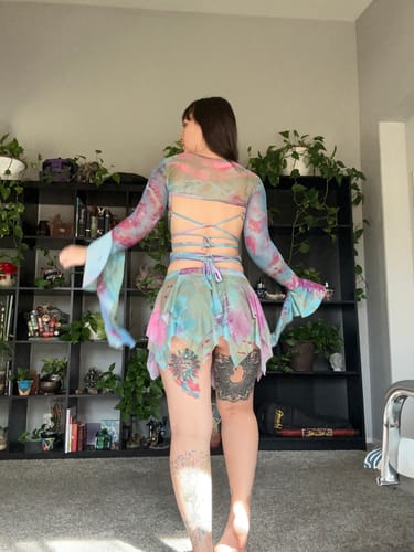 Halibuy Fashion review - Flared Sleeve Tie Dye O Ring Self Tie Halter Low Cut Mini Skirt Set