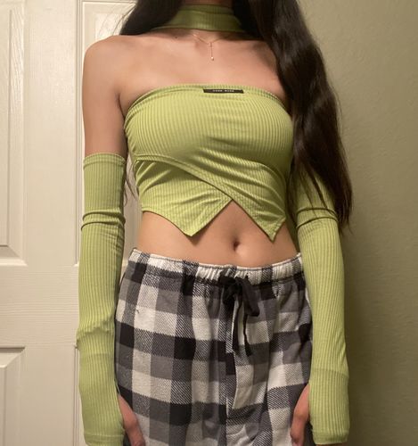 Halibuy Fashion review - Ribbed Halter Gloves Crop Top