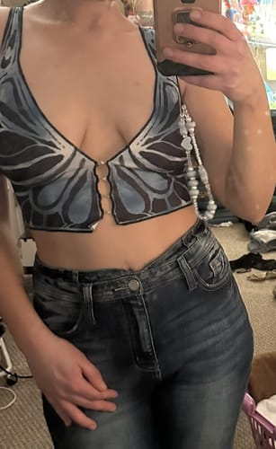Halibuy Fashion review - V Neck Butterfly Print Buttoned Crop Top
