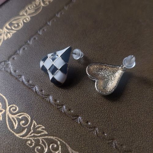 Halibuy Fashion review - Heart Plaid Stud Earrings